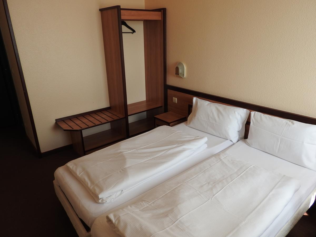 Hotel Anhalt Brehna Εξωτερικό φωτογραφία